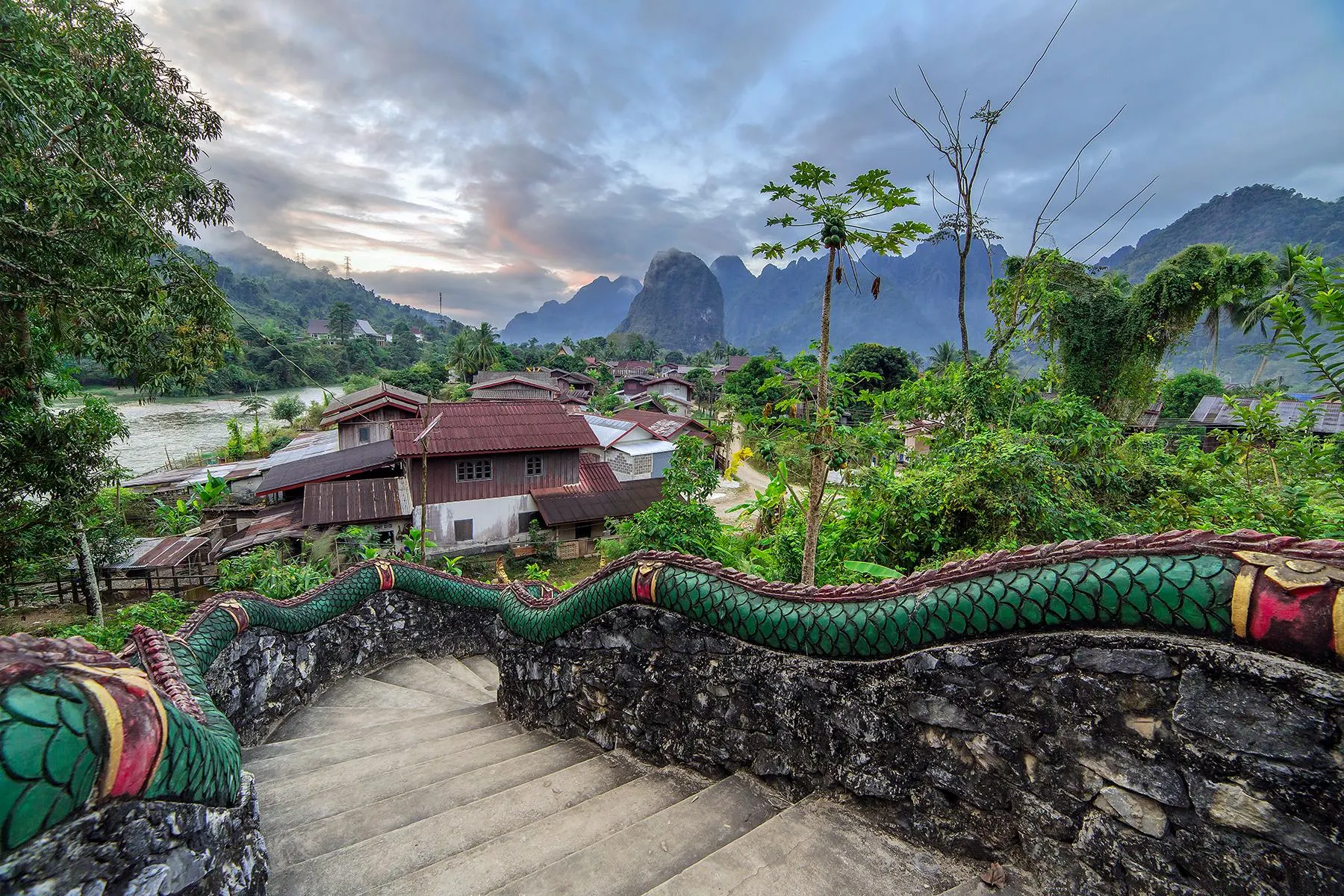 mobile phone smartphone 4g 3g laos internet visit tourism travel